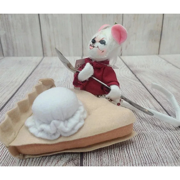 Annalee Dolls Felt Pie A La Mode Mouse Figure Spoon White Beige Red 5" 2012 New - Picture 2 of 9